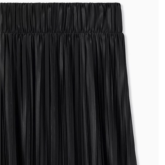 Torrid BLACK ACCORDION PLEATED MIDI SKIRT - Picture 5 of 7